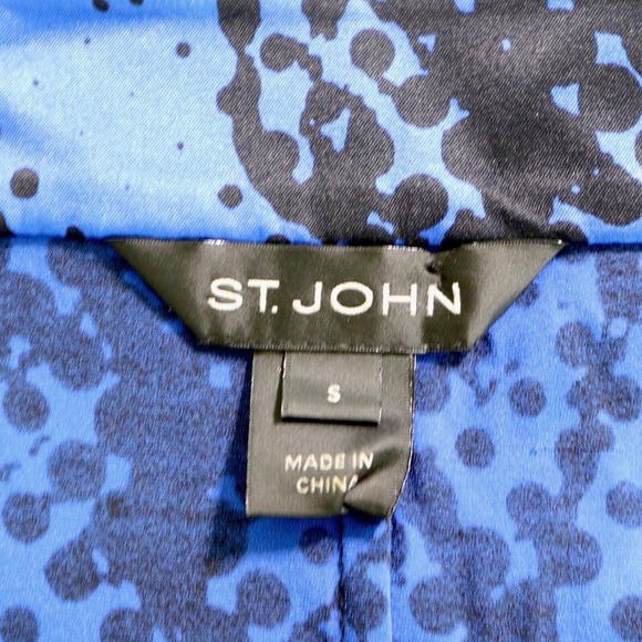 St. John Size S Silk Scoop Neck Top Sleeveless Blue Black Print Fall 2009 - Picture 8 of 9